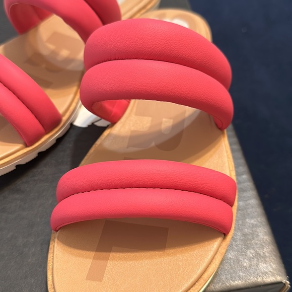 NIB Sorel Sandals - Picture 2 of 5